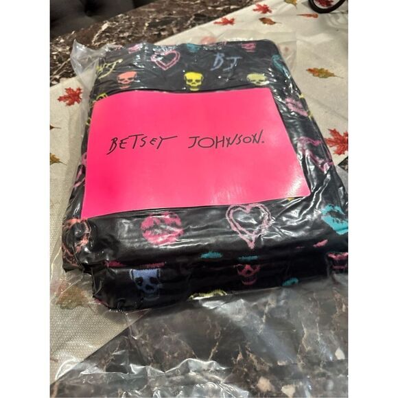 Betsey Johnson Black Blanket with Neon Accents - Picture 6 of 10